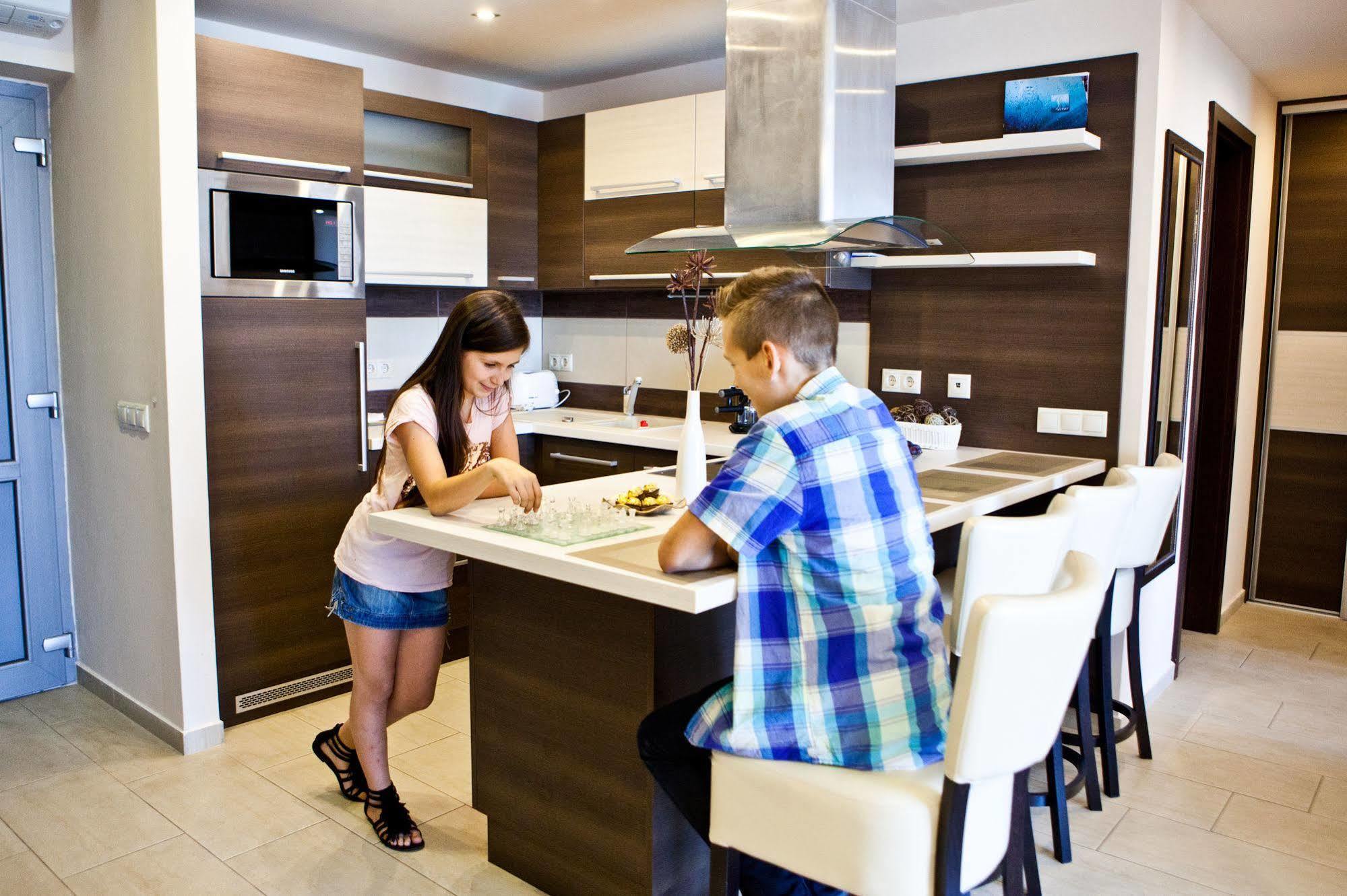 Nemeth Apartmanok Sarvar Exterior photo