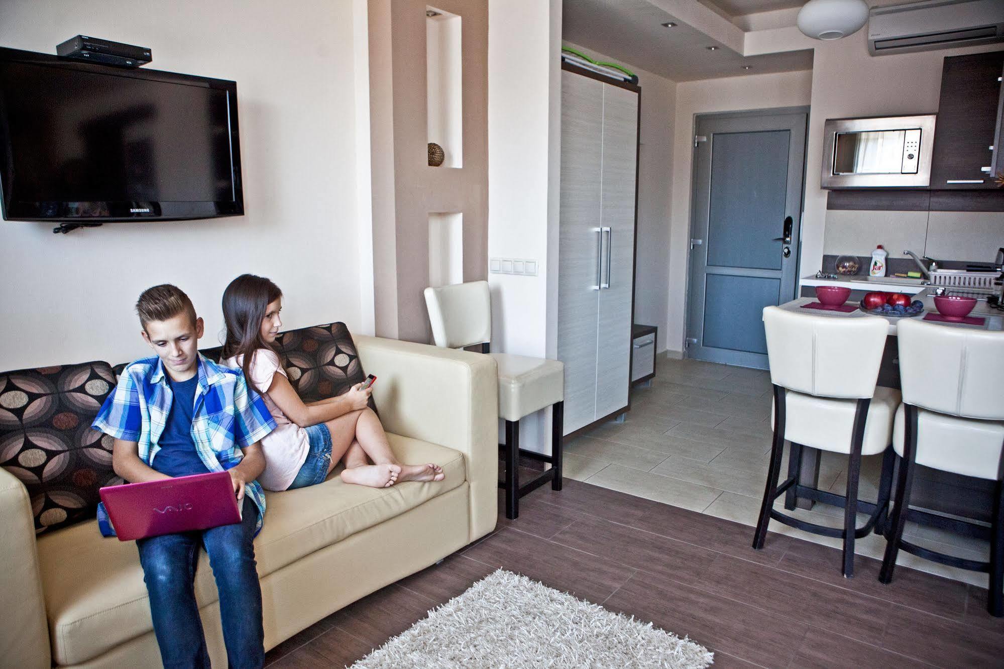 Nemeth Apartmanok Sarvar Exterior photo